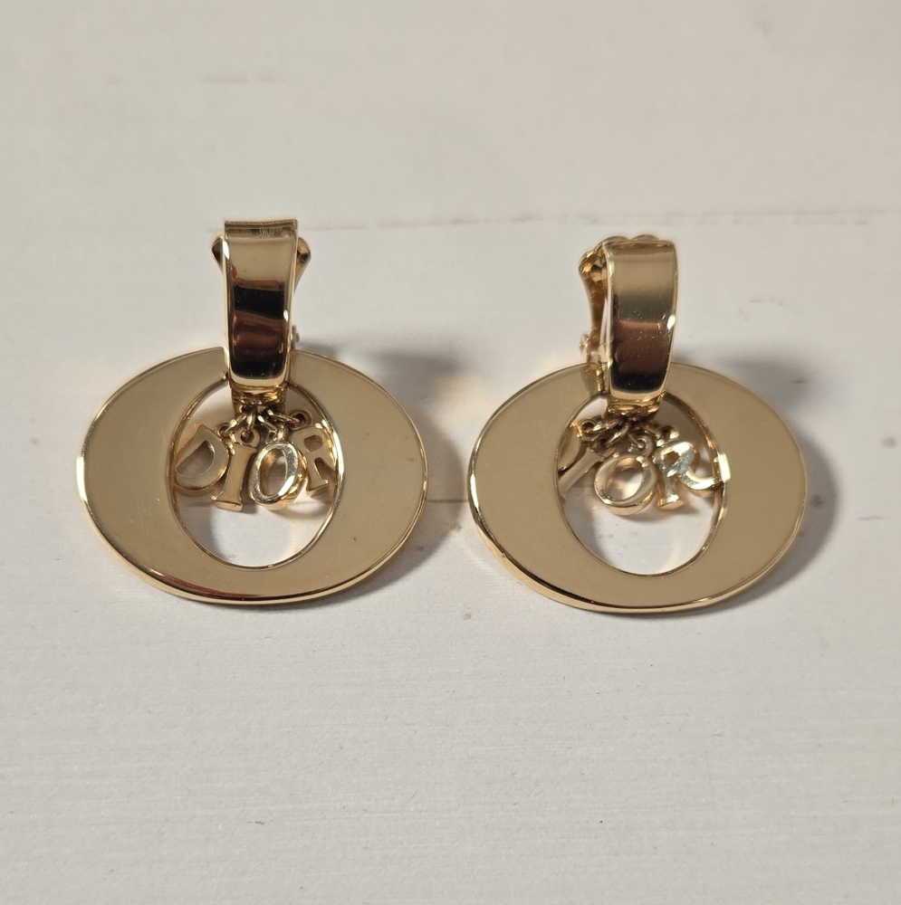 Christian DIOR Clip On Earrings💛